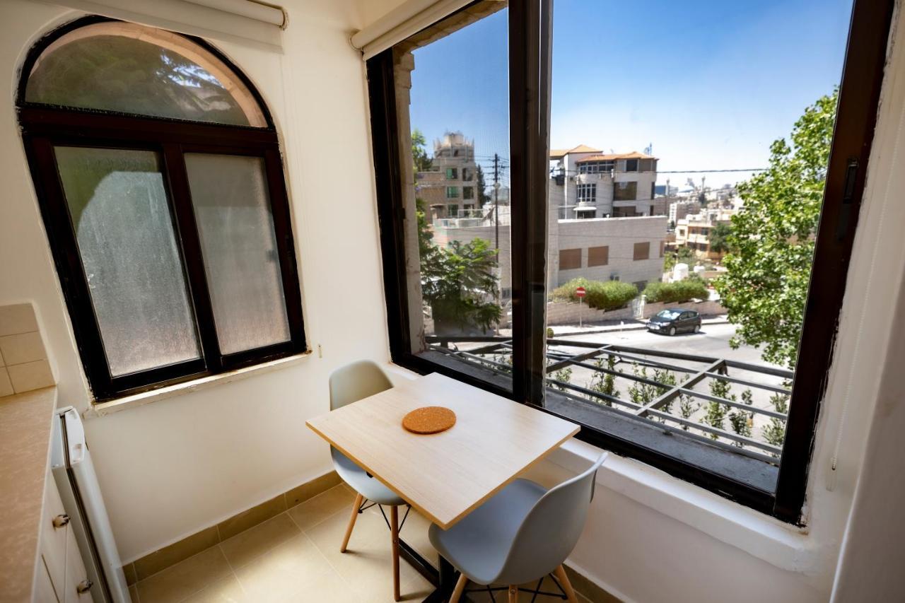 Julia'S Hotel Suites Amman Extérieur photo